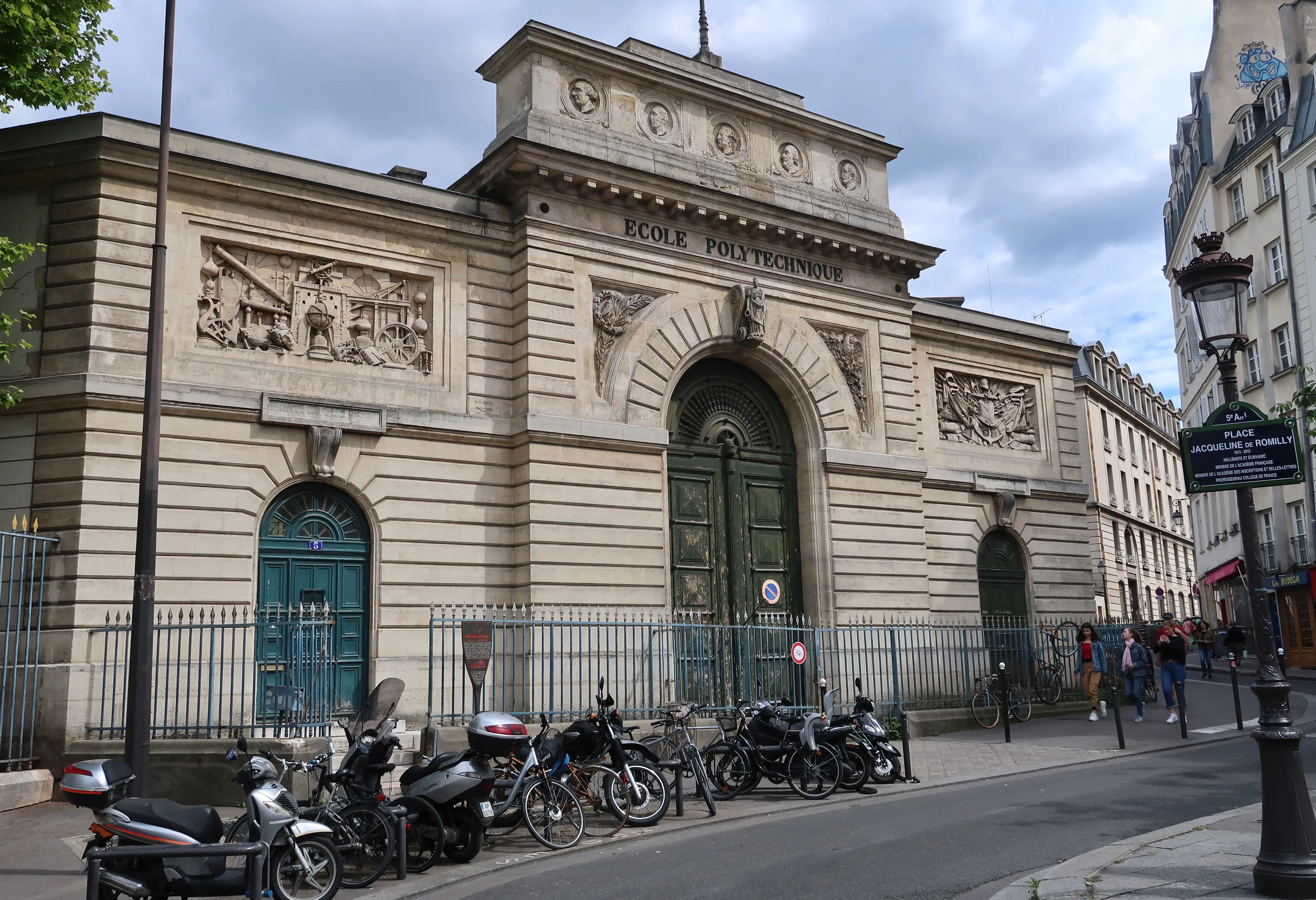 Photo du batiment du CMAP