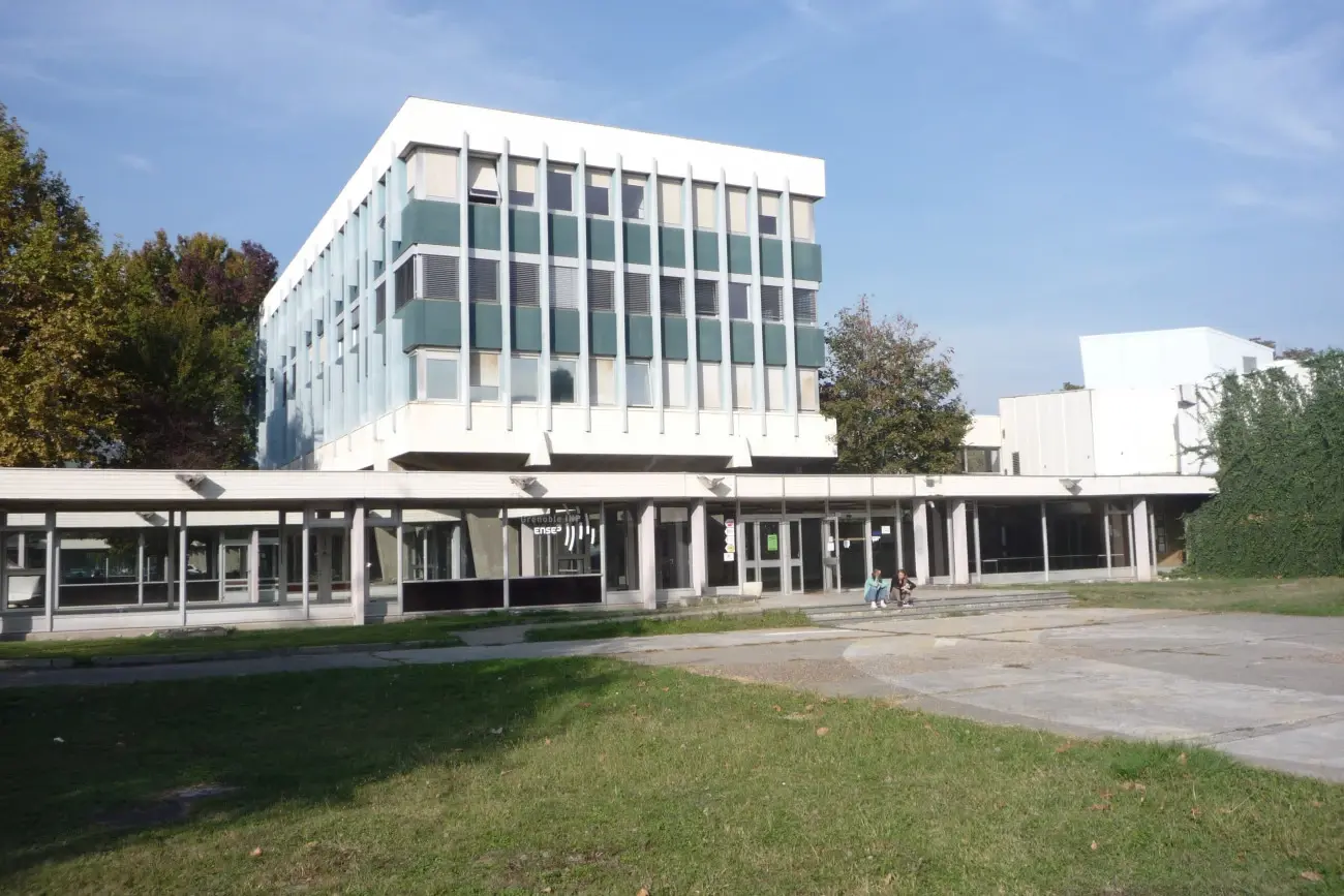 Photo du batiment du GIPSA